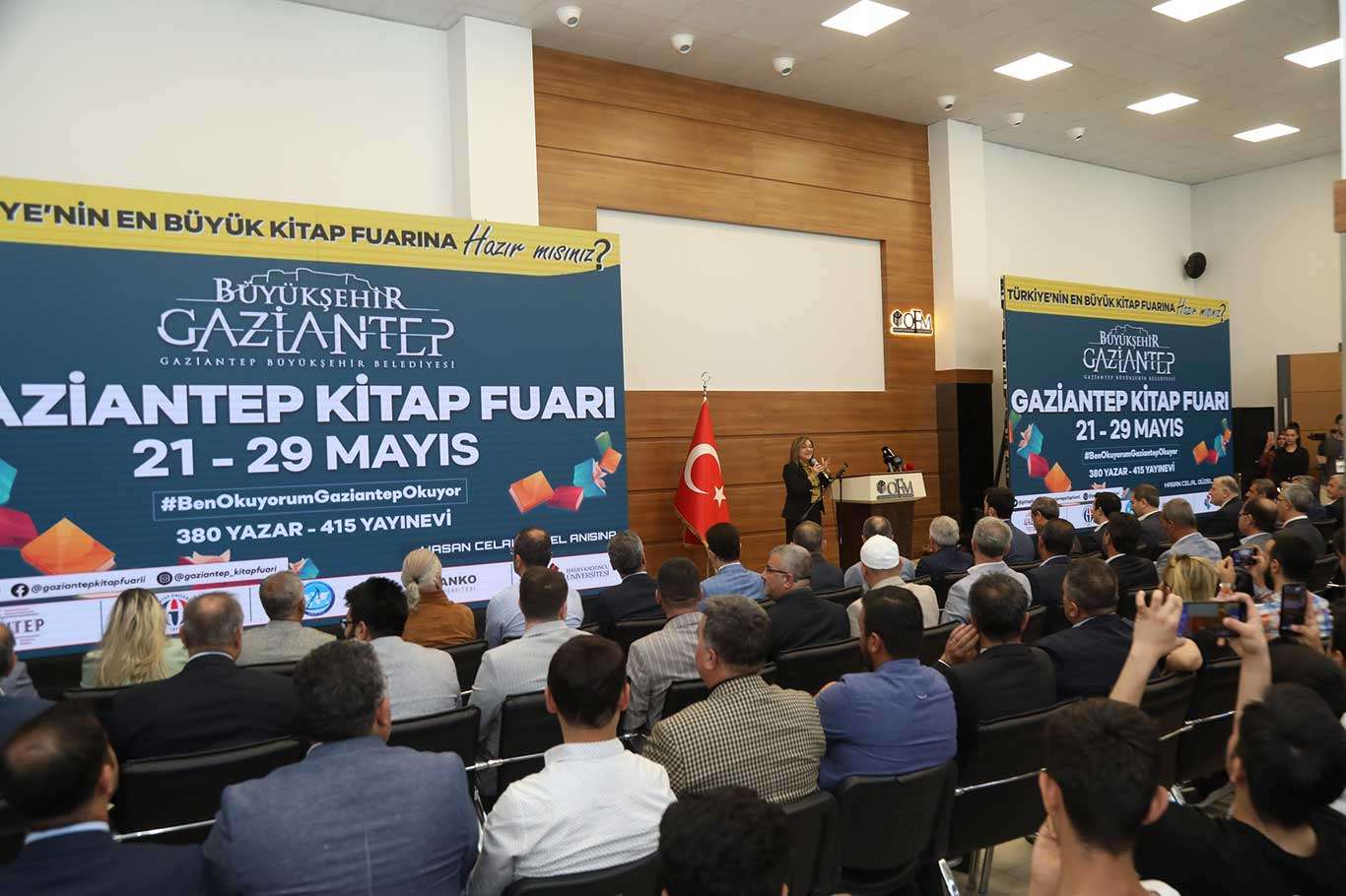Gaziantep Kitap Fuarı açıldı Gaziantep Kitap Fuarı açıldı
